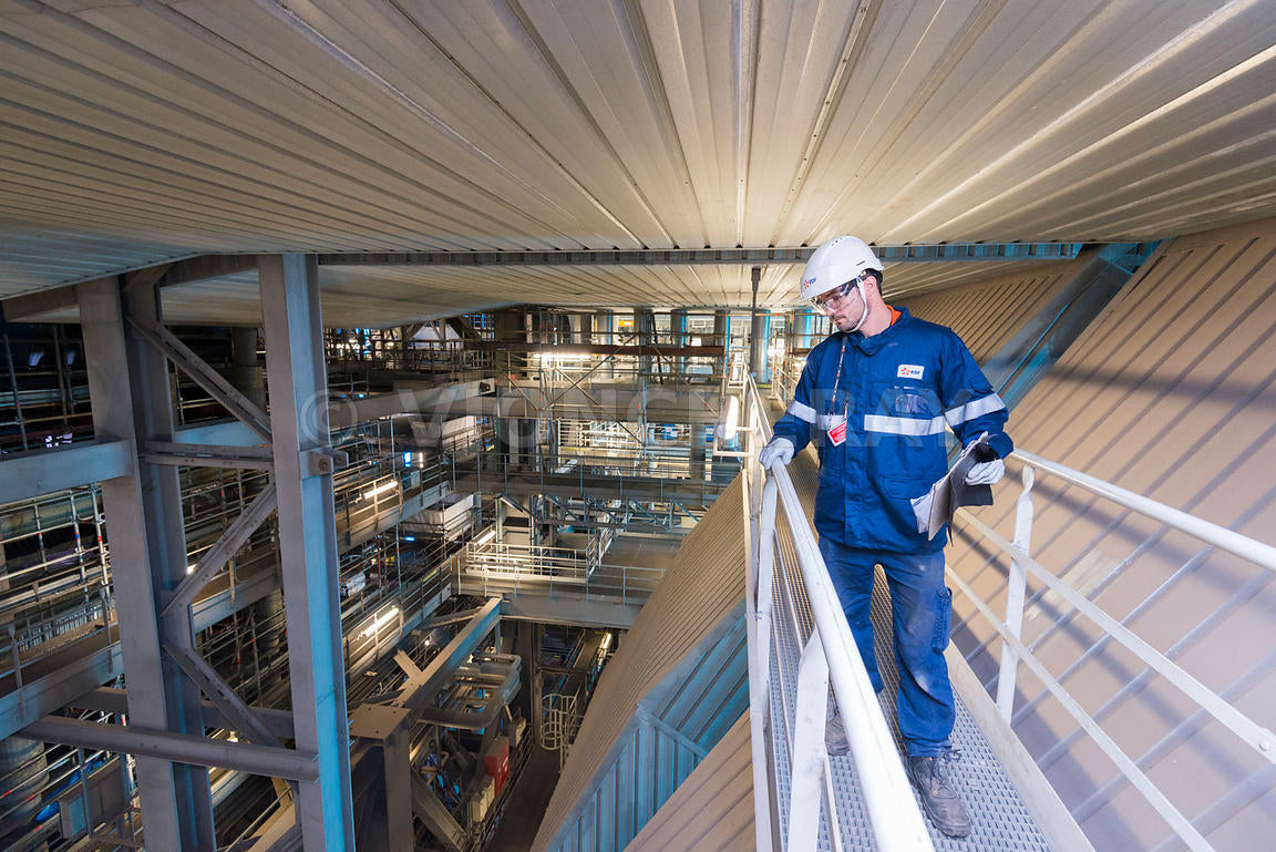 employé EDF qui porte des EPI
